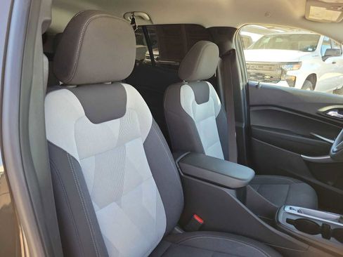 Used 2024 Chevrolet Trax LS w/ LS Convenience Package image 14