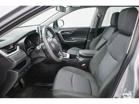 Used 2025 Toyota RAV4 XLE image 10