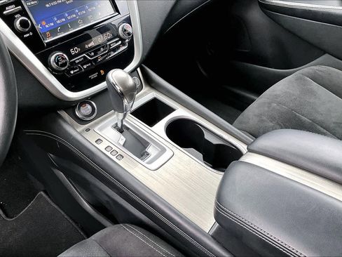 Used 2018 Nissan Murano SV image 16