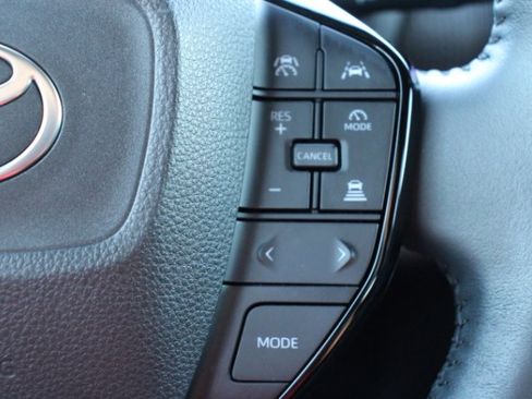 Certified 2025 Toyota bZ4X FWD image 25