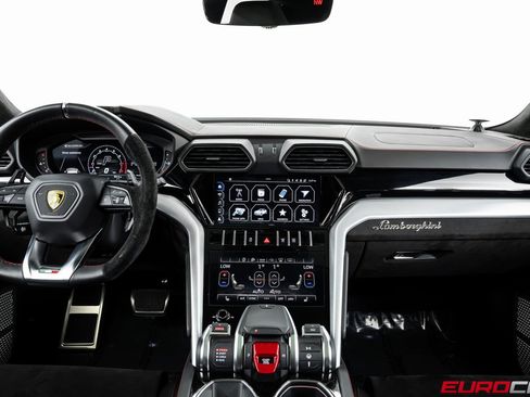 Used 2022 Lamborghini Urus *HIGH GLOSS BLACK STYLE PACKAG image 24