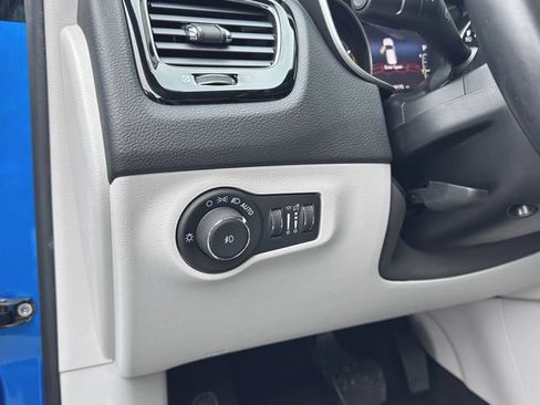 Used 2021 Jeep Compass Limited image 23