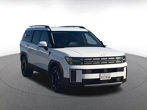 Used 2025 Hyundai Santa Fe SEL image 3