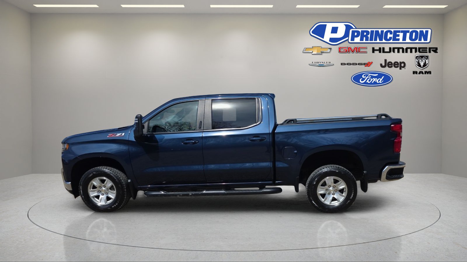 Used 2020 Chevrolet Silverado 1500 LT w/ True North Edition AWD/4WD image 4