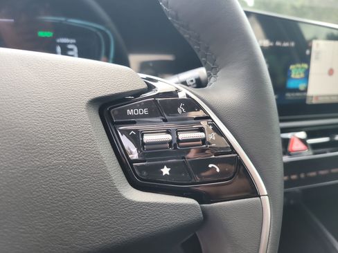 New 2025 Kia Niro SX image 25