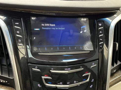 Used 2018 Cadillac Escalade ESV Premium Luxury AWD/4WD image 21
