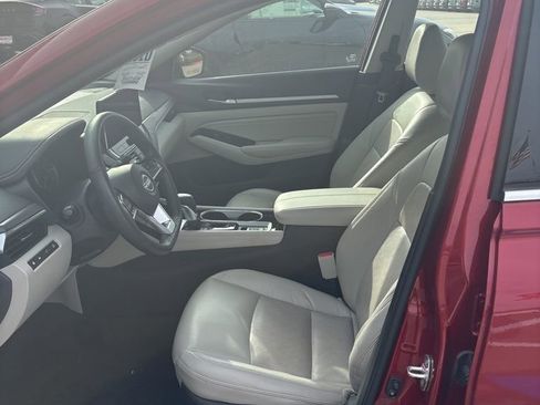 Used 2023 Nissan Altima 2.5 SL image 3