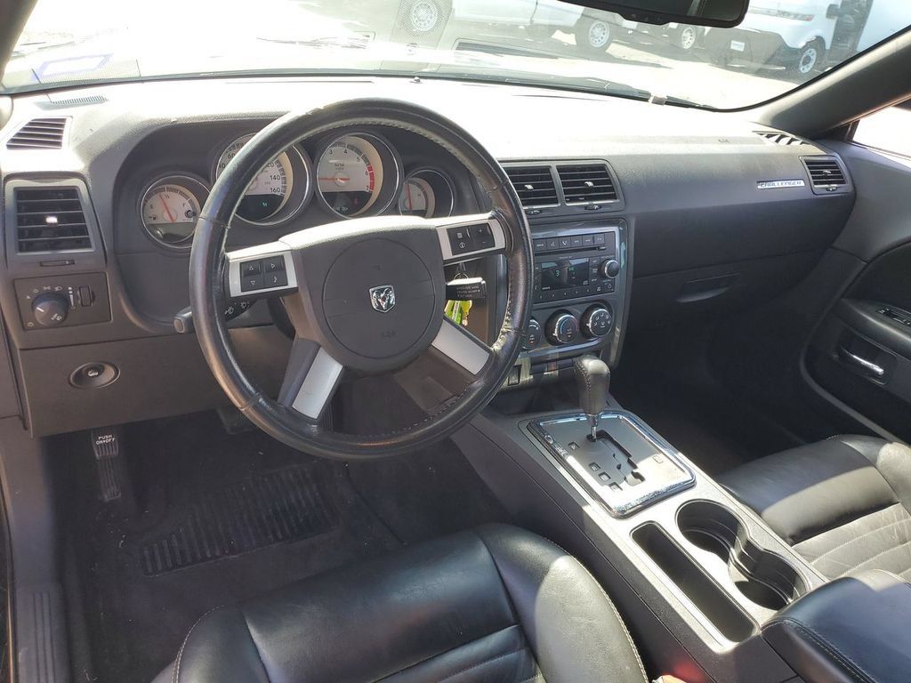 Used 2009 Dodge Challenger R/T RWD image 29