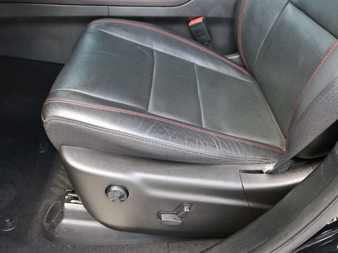 Used 2023 Dodge Durango R/T w/ Tow 'N Go Package AWD/4WD image 13