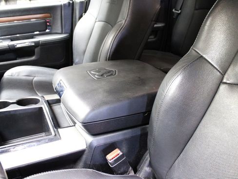 Used 2014 RAM 1500 Laramie w/ Convenience Group AWD/4WD image 24