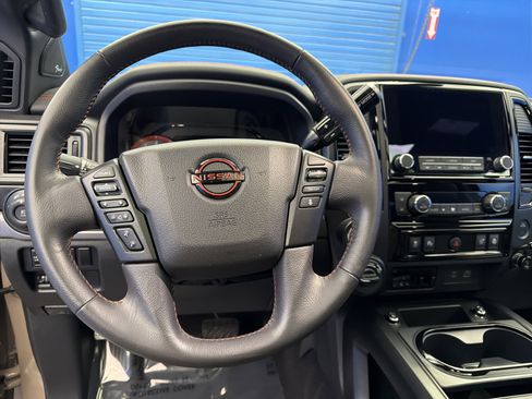 Used 2023 Nissan Titan PRO-4X w/ Pro-4x Convenience Package image 14