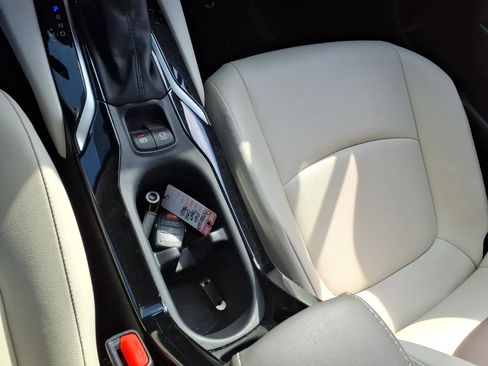 Certified 2023 Toyota Corolla Cross XLE w/ Convenience Package image 12