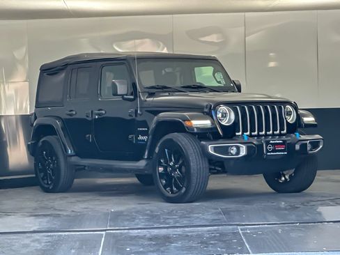 Used 2023 Jeep Wrangler Unlimited Sahara AWD/4WD image 1