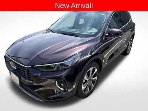 Used 2023 Ford Escape Platinum w/ Premium Technology Package AWD/4WD image 1