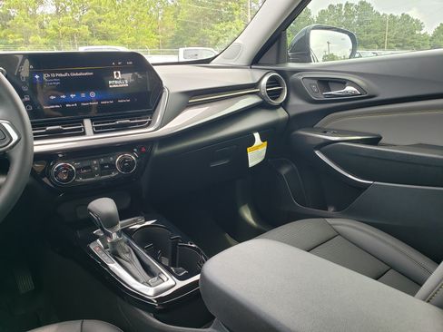New 2026 Chevrolet Trax ACTIV w/ Driver Confidence Package FWD image 23