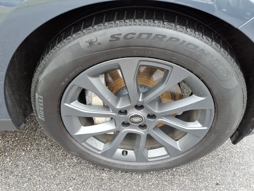 Used 2025 Land Rover Range Rover Sport SE AWD/4WD image 12
