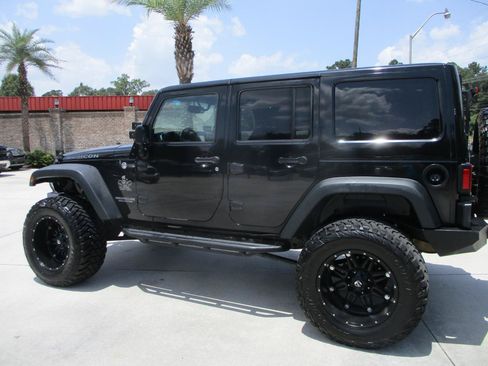 Used 2014 Jeep Wrangler Unlimited Rubicon w/ Max Tow Package AWD/4WD image 24
