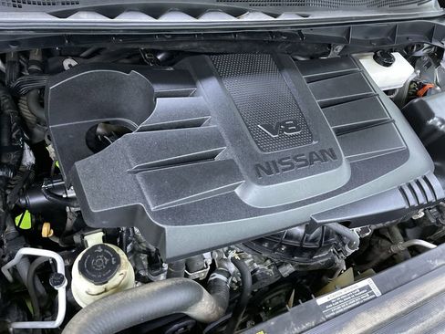 Used 2021 Nissan Titan PRO-4X w/ Pro-4x Convenience Package image 30