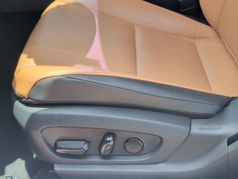 Used 2023 Lexus ES 350 w/ Premium Package FWD image 10