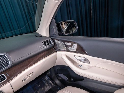 Certified 2026 Mercedes-Benz GLS 450 4MATIC image 23