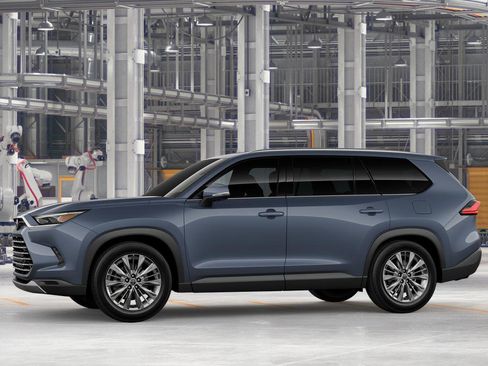 New 2026 Toyota Grand Highlander Platinum image 3