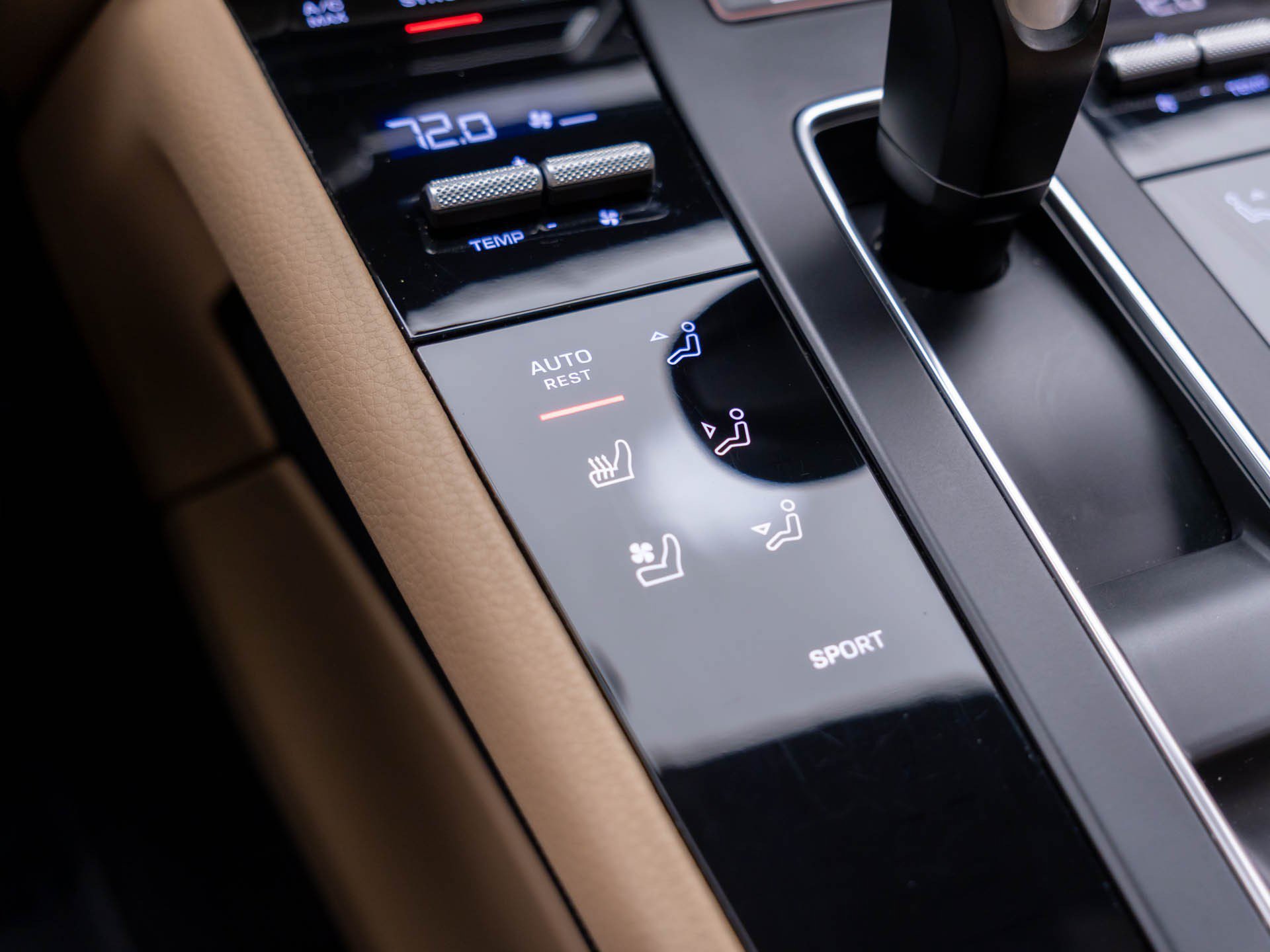 Certified 2023 Porsche Macan AWD/4WD image 25