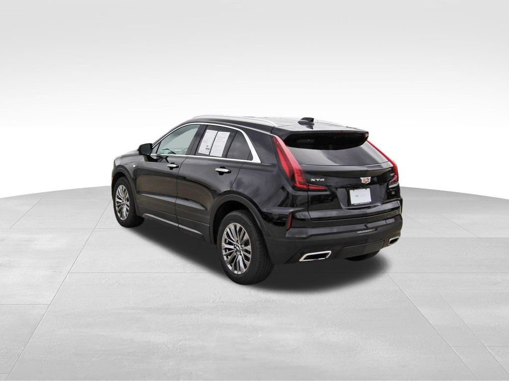 Certified 2025 Cadillac XT4 Premium Luxury FWD image 3