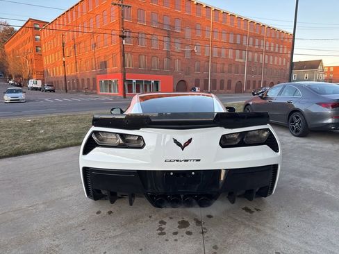 Used 2015 Chevrolet Corvette Z06 w/ 3LZ Preferred Equipment Group image 8