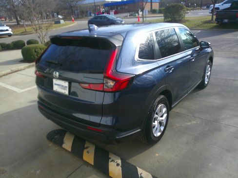 Used 2025 Honda CR-V LX image 12