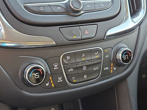 Used 2023 Chevrolet Equinox LT image 22