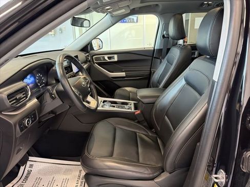 Used 2023 Ford Explorer XLT w/ Equipment Group 202A AWD/4WD image 11