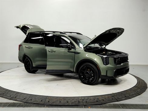 Used 2025 Kia Sorento SX image 9