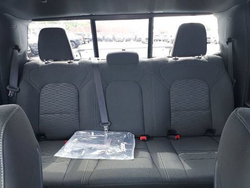 New 2026 RAM 1500 Express AWD/4WD image 13