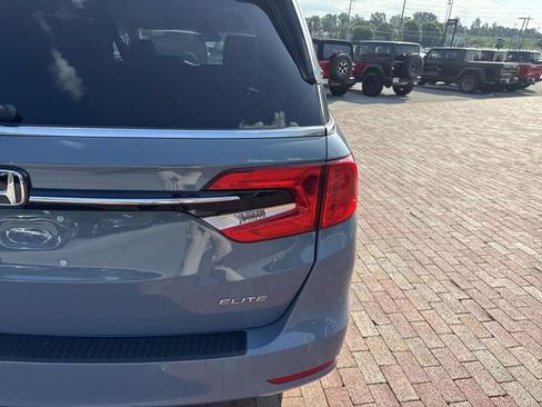 Used 2024 Honda Odyssey Elite image 11