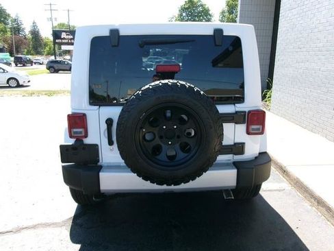 Used 2015 Jeep Wrangler Unlimited Sahara w/ Mopar Chrome Edition Group AWD/4WD image 5