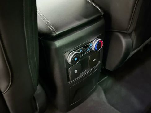 Used 2022 Ford Explorer XLT w/ Equipment Group 202A image 25