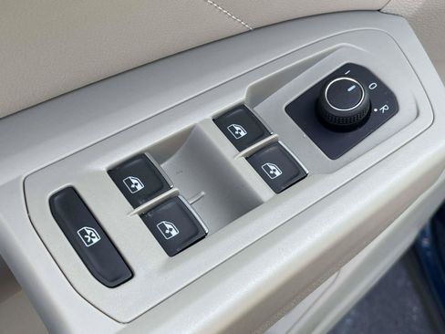 Certified 2023 Volkswagen Atlas SE FWD image 17