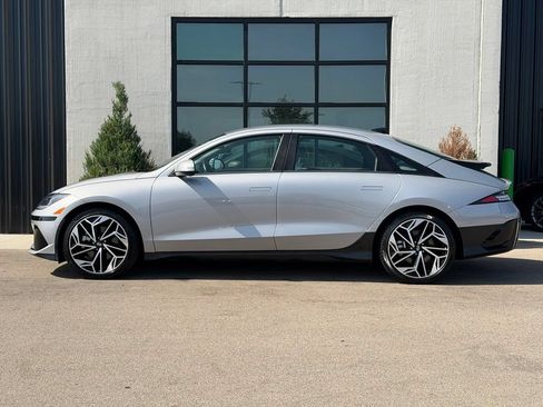 Used 2024 Hyundai Ioniq 6 SEL AWD/4WD image 2