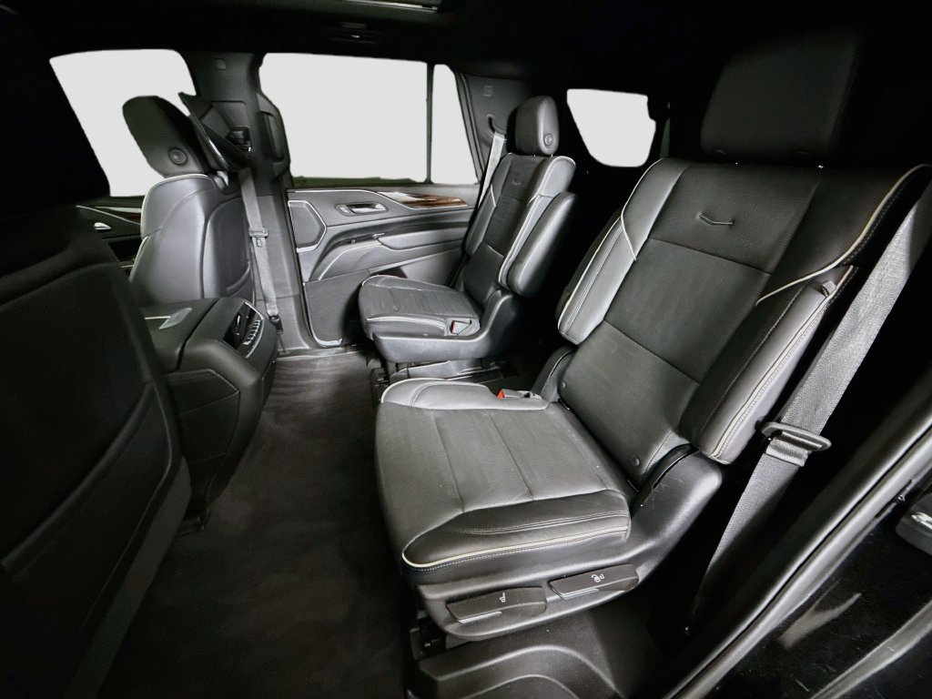 Used 2023 Cadillac Escalade Premium Luxury AWD/4WD image 26