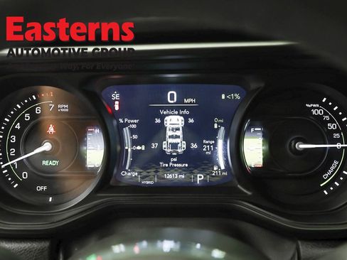 Used 2025 Jeep Wrangler Unlimited Sahara AWD/4WD image 18