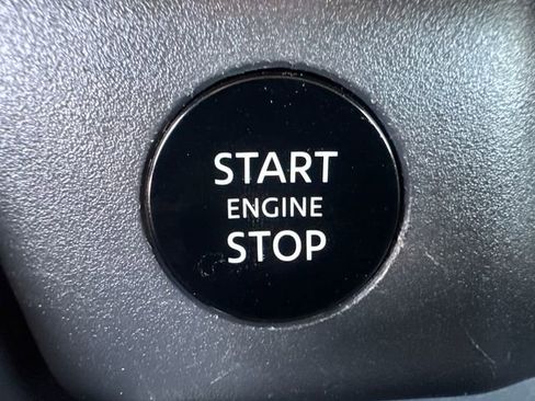 Used 2024 Nissan Rogue S image 30