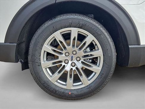 New 2026 Ford Explorer Platinum image 10