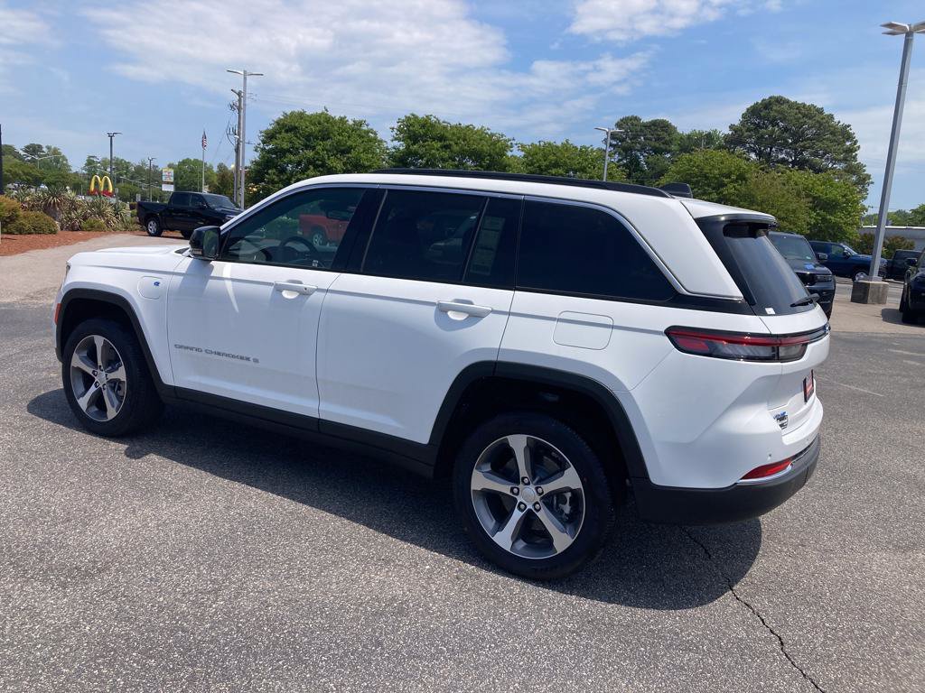 New 2024 Jeep Grand Cherokee Limited 4xe w/ Luxury Tech Group II AWD/4WD image 3