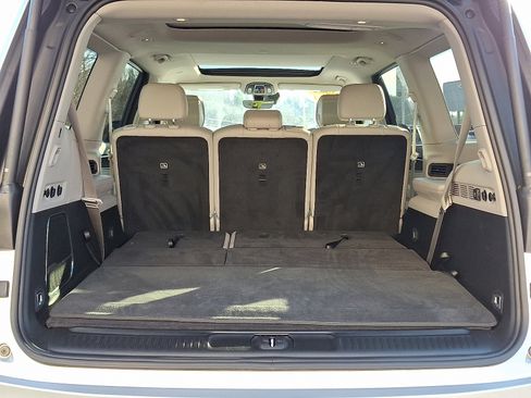 Certified 2024 Jeep Wagoneer 4WD w/ Premium Group I image 28