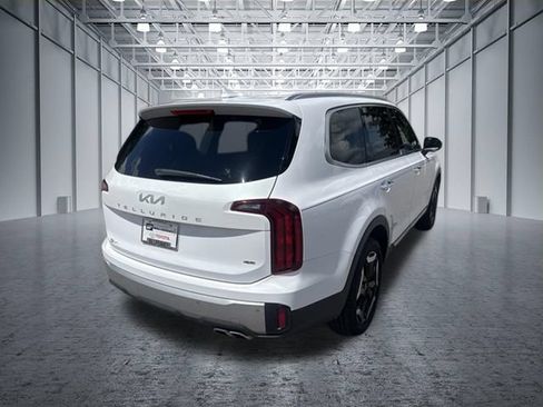 Used 2024 Kia Telluride S w/ S Sunroof Package AWD/4WD image 5