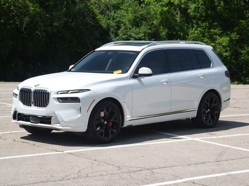 Used 2023 BMW X7 xDrive40i w/ Premium Package AWD/4WD image 24
