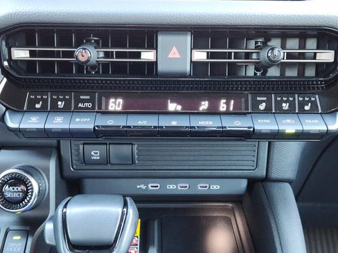 Used 2024 Toyota Land Cruiser image 22