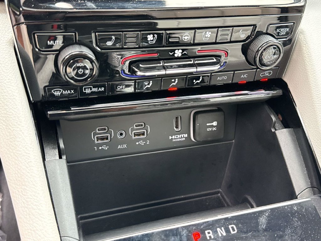 Used 2023 Jeep Grand Cherokee Overland RWD image 22