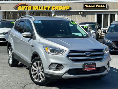 Used 2017 Ford Escape Titanium image 1