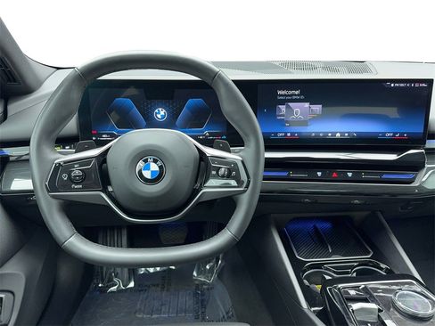 Used 2024 BMW 530i image 17